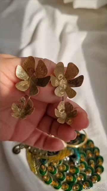 گوشواره میخی رنگ ثابت